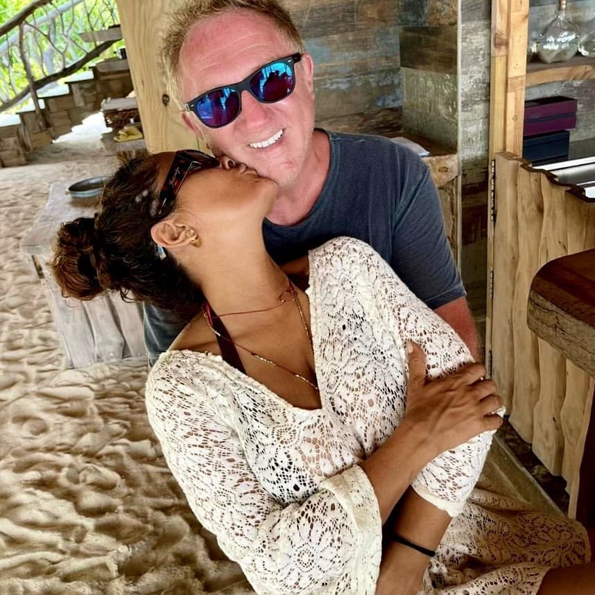 Salma Hayek subió una foto con su esposo Francois Henry-Pinault.