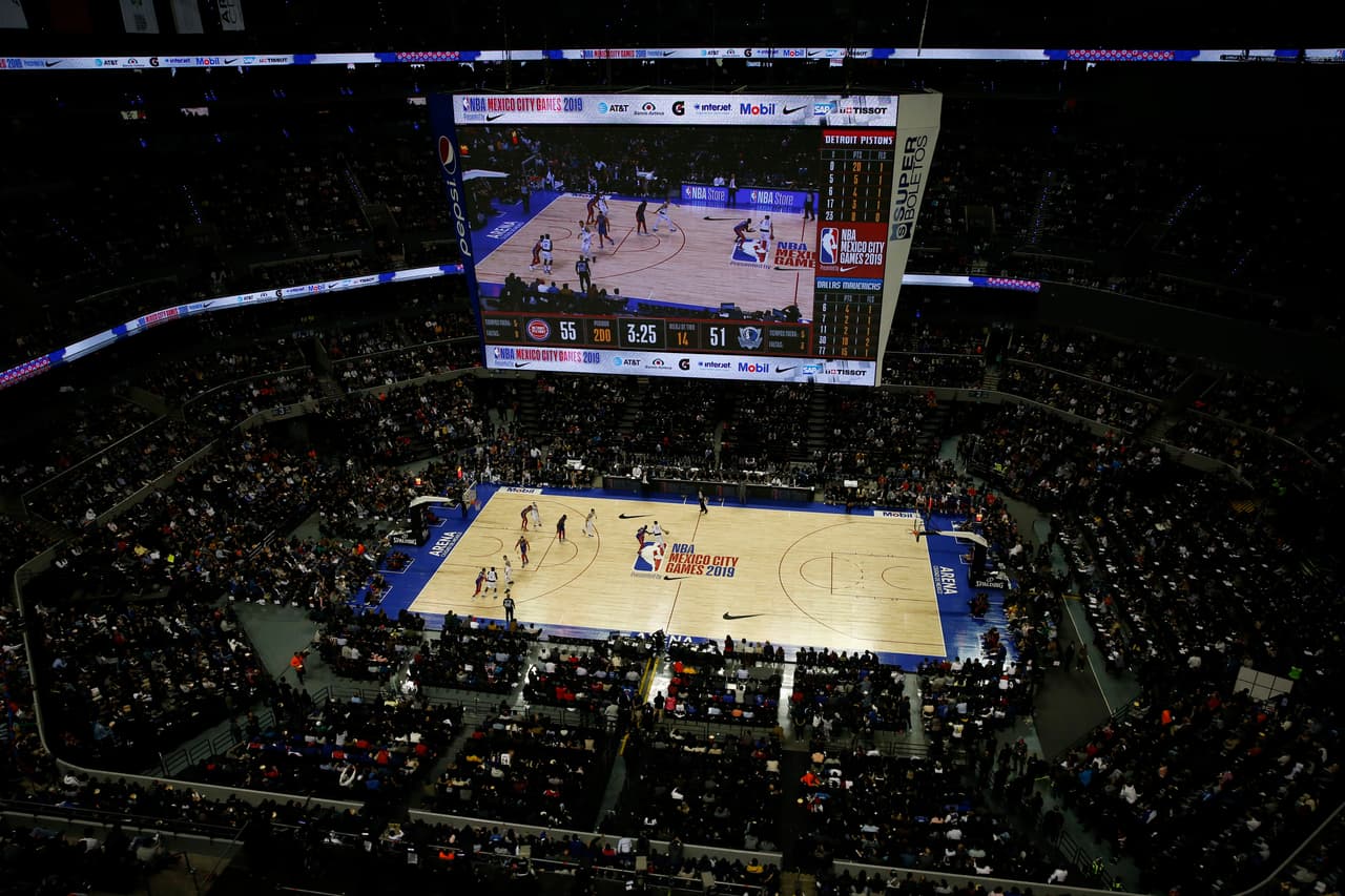 Visitantes frecuentes, Spurs y Suns se baten en duelo en México