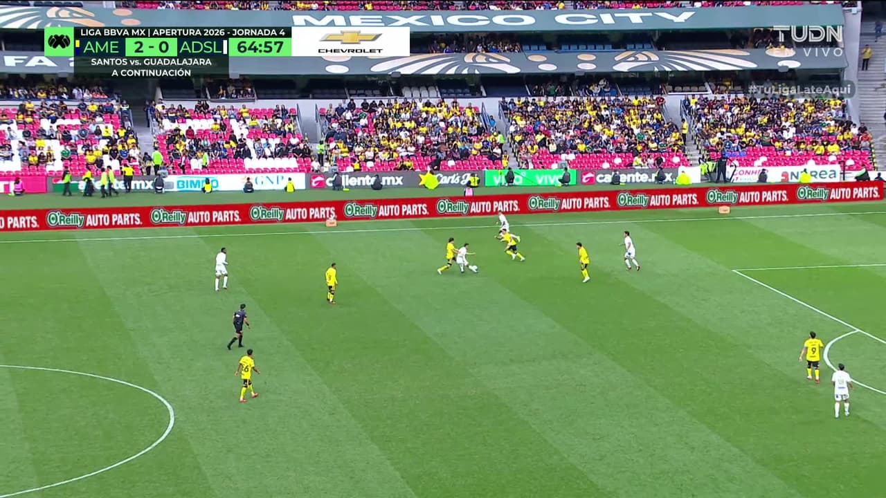 ¡GOL!  anota para América. Diego Arriaga