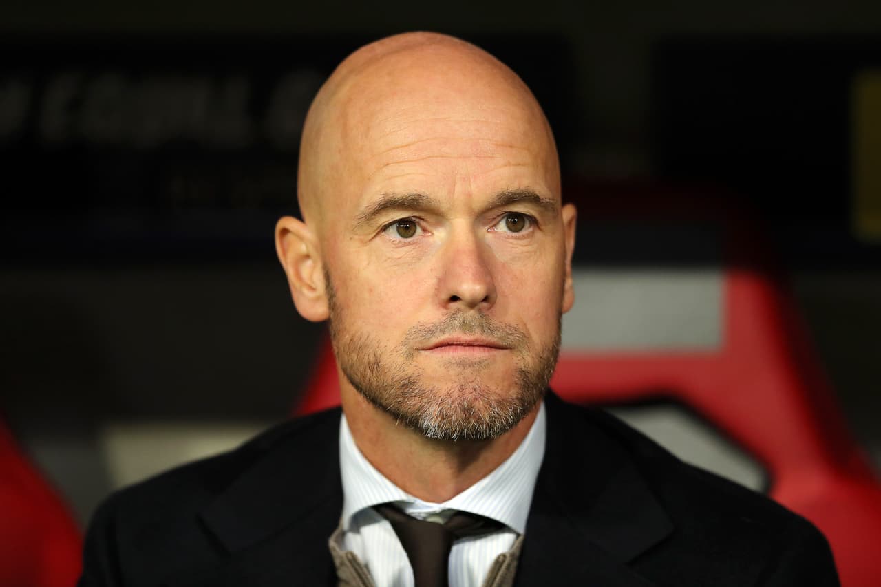 Mientras que Erik ten Hag lo hizo con Onana; Mazaroui, De Ligt, Wober, Tagliafico; Van de Beek, Blind, Schone; Ziyech, David Neres y Tadic.