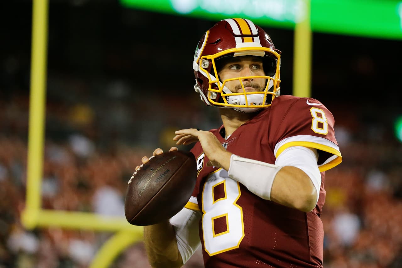 TRADES
<br>QB: 
<br>
<b>Kirk Cousins (Redskins) </b>Aprovecha que descansa y sus números no han sido exorbitantes para ofertar por él. Regresando del 
<i>BYE</i> enfrenta a SF, PHI y DAL donde podría promediar más de 22 puntos.