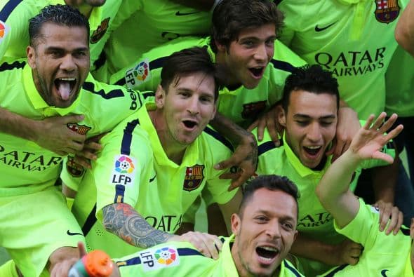 Los jugadores del Barcelona festejaron a lo grante en la cancha,