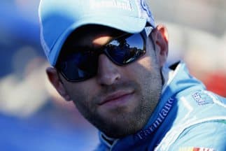 Aric Almirola fue primer lugar en el Coke Zero 400 de Daytona Beach.