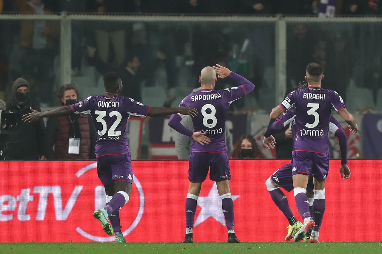 En un partidazo la Fiorentina se impuso al Milan que desperdició la oportunidad de irse al liderato de la Serie A.