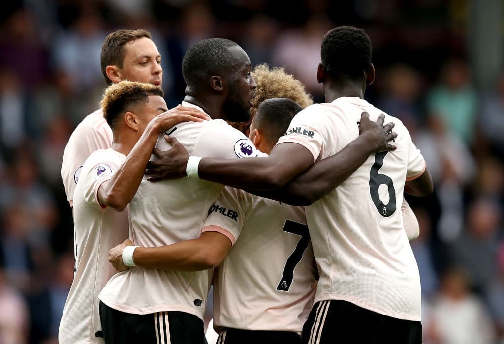 Vestidos de blanco, los
<i>Diablos Rojos</i> mostraron eficacia a través de su goleeador, el belga Romelu Lukaku. El equipo llegó a 6 puntos en la Premier League.