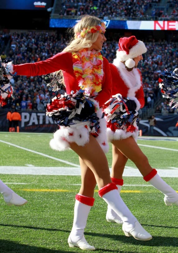 Capitana de las porristas de los New England Patriots, viajó a Hawaii para representar a su equipo en el Pro Bowl 2016. ¡Checa lo mejor de ella!