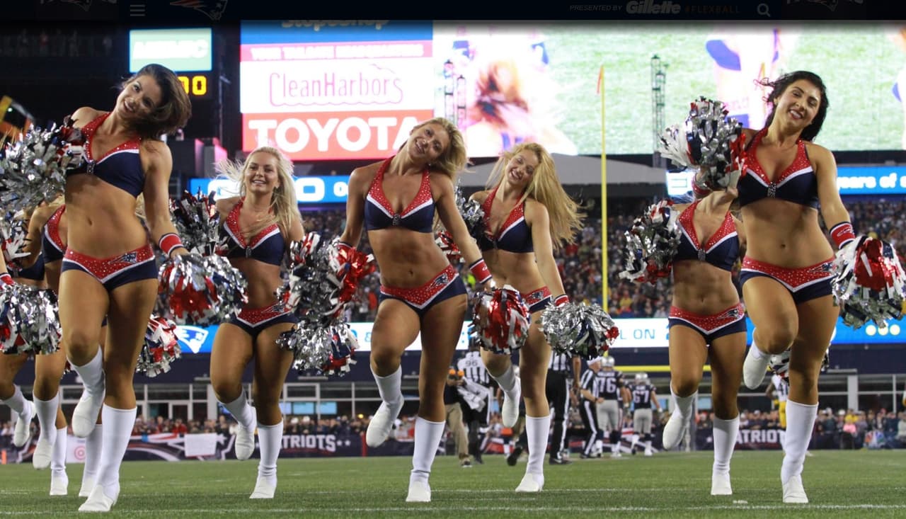 Capitana de las porristas de los New England Patriots, viajó a Hawaii para representar a su equipo en el Pro Bowl 2016. ¡Checa lo mejor de ella!