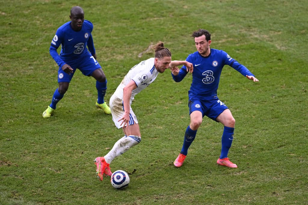 El Chelsea de Tomas Tuchel continúa invicto, pero el empate 0-0 frente al Leeds United tiene un sabor amargo para los Blues. El Chelsea se quedará en la cuarta posición de la tabla y el Leeds se sitúa en la onceava plaza.