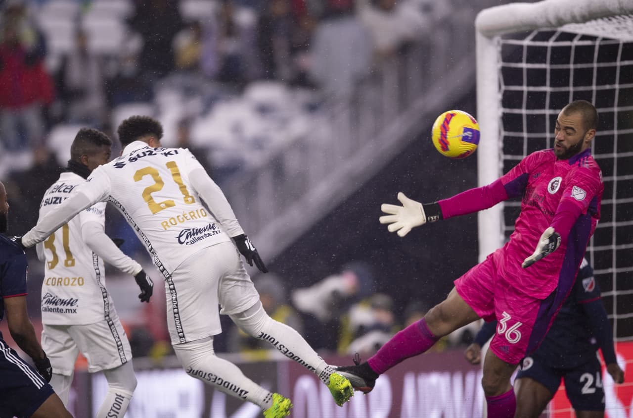 New England Revolution fue muy superior a los Pumas y se impuso gracias a un doblete de Adam Buksa y otro tanto de Sebastian Lletget.