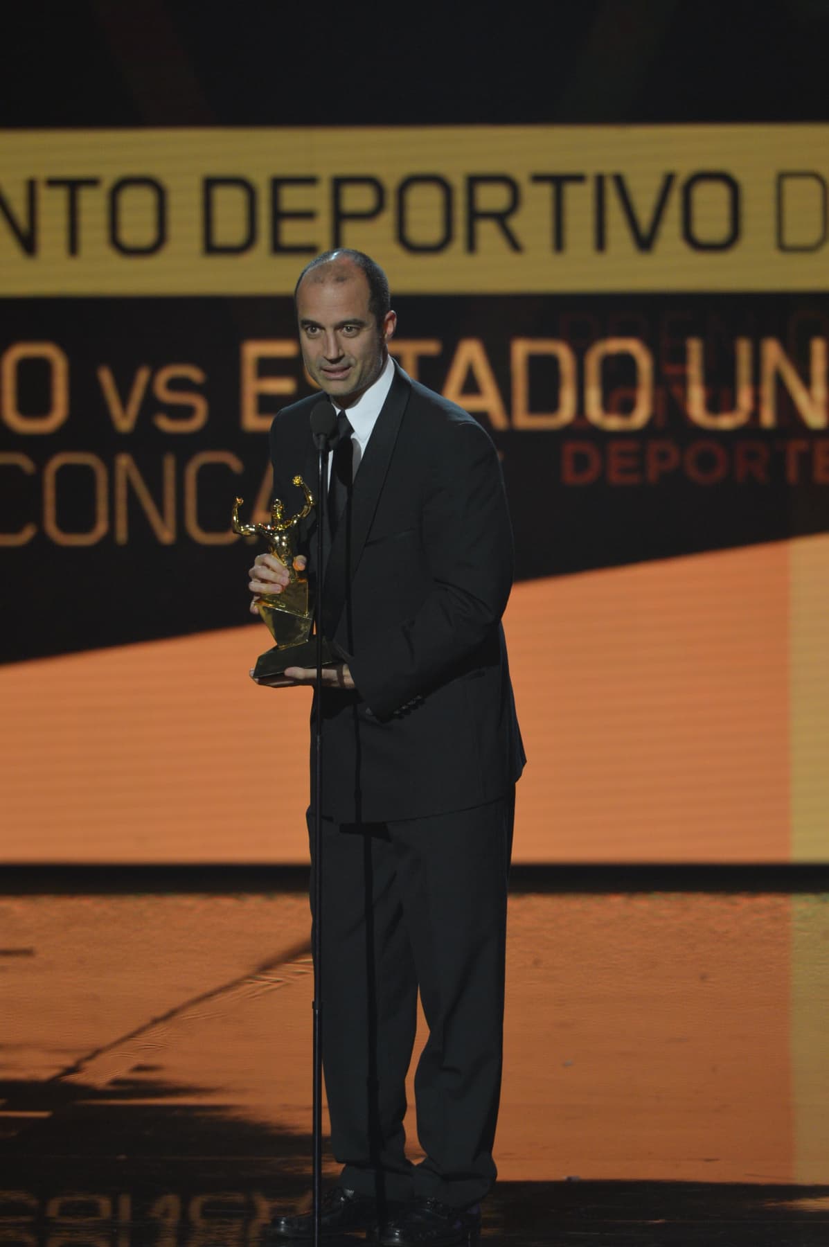 El premio más importante de la noche, el Mejor Momento Deportivo, se lo llevó la selección mexicana por el partido de la Copa Concacaf ante EEUU.