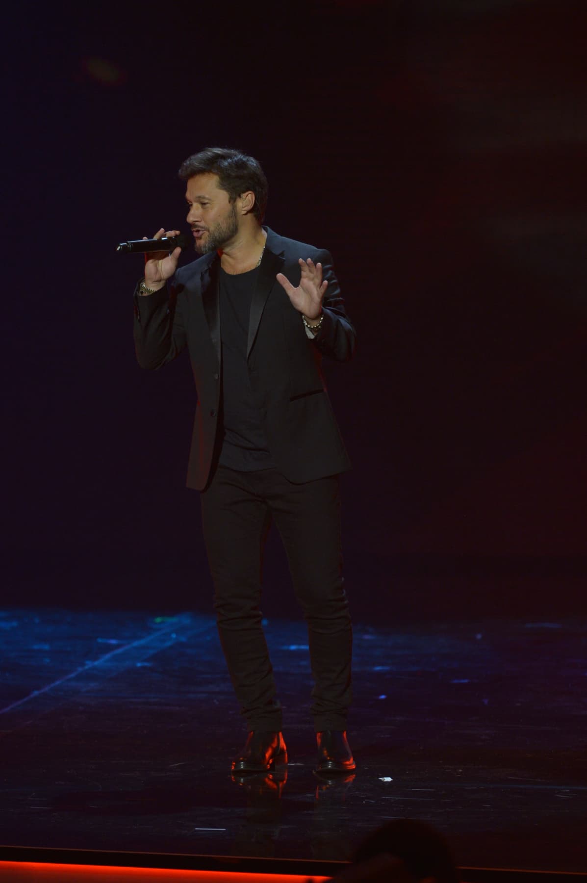 Diego Torres fue el encargado de ponerle broche de oro a los Premios Univision Deportes con su presentación.