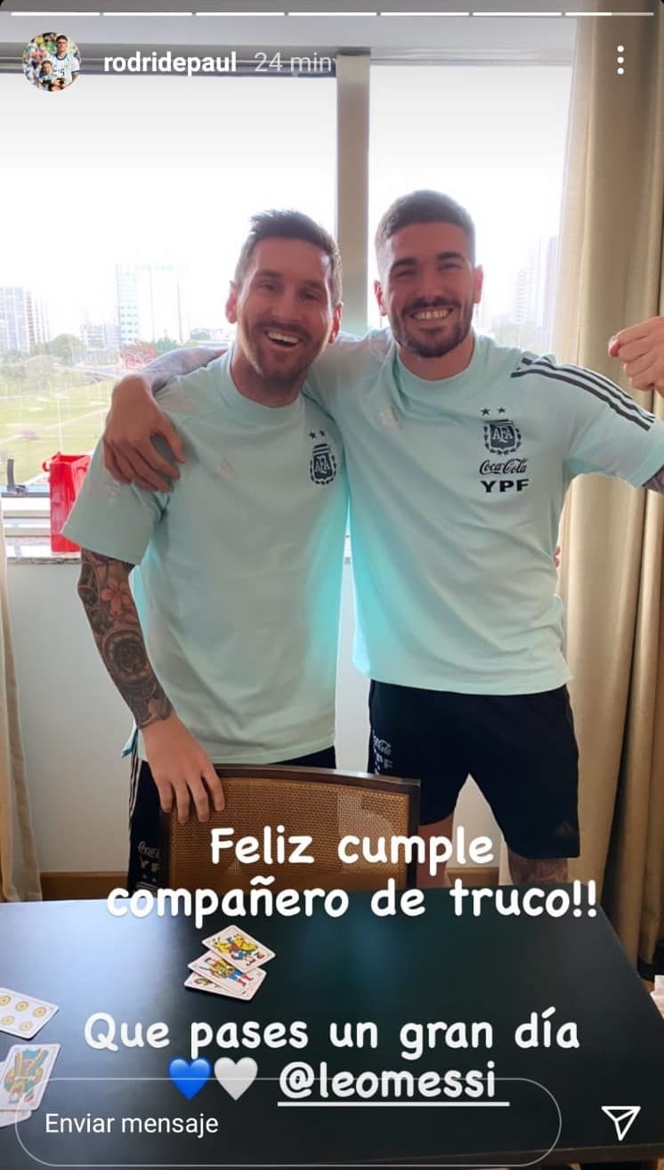 Las felicitaciones no paran para el astro del futbol argentino y referente del Club Barcelona, hoy cumple 32 años Lionel Messi y así lo felicitaron en las redes.