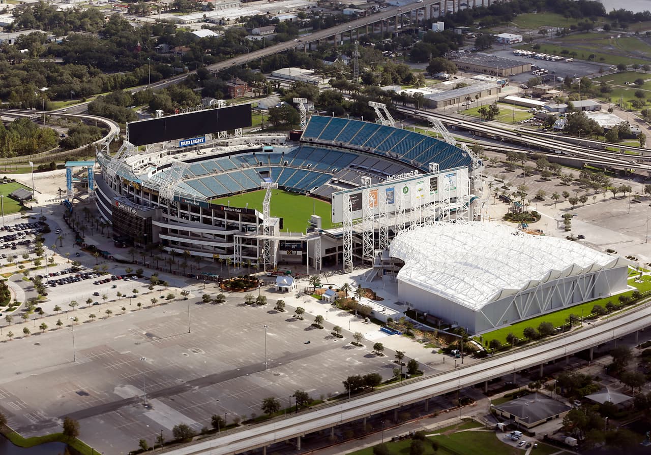 El EverBank Field de Jacksonville luce esplendoroso luego de la tempestad.