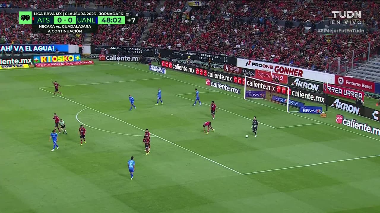 ¡TIRO ATAJADO! disparo por Rodrigo Aguirre.