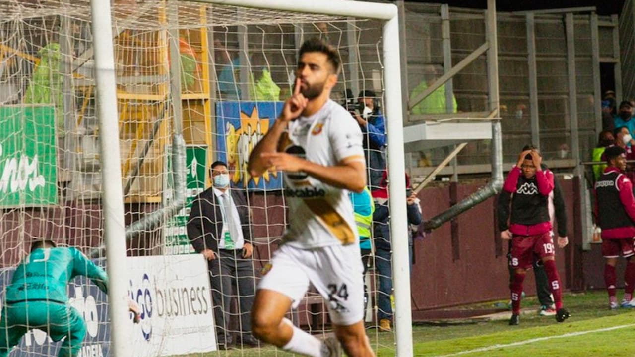 Ex de Chivas acerca al Herediano al título en Costa Rica