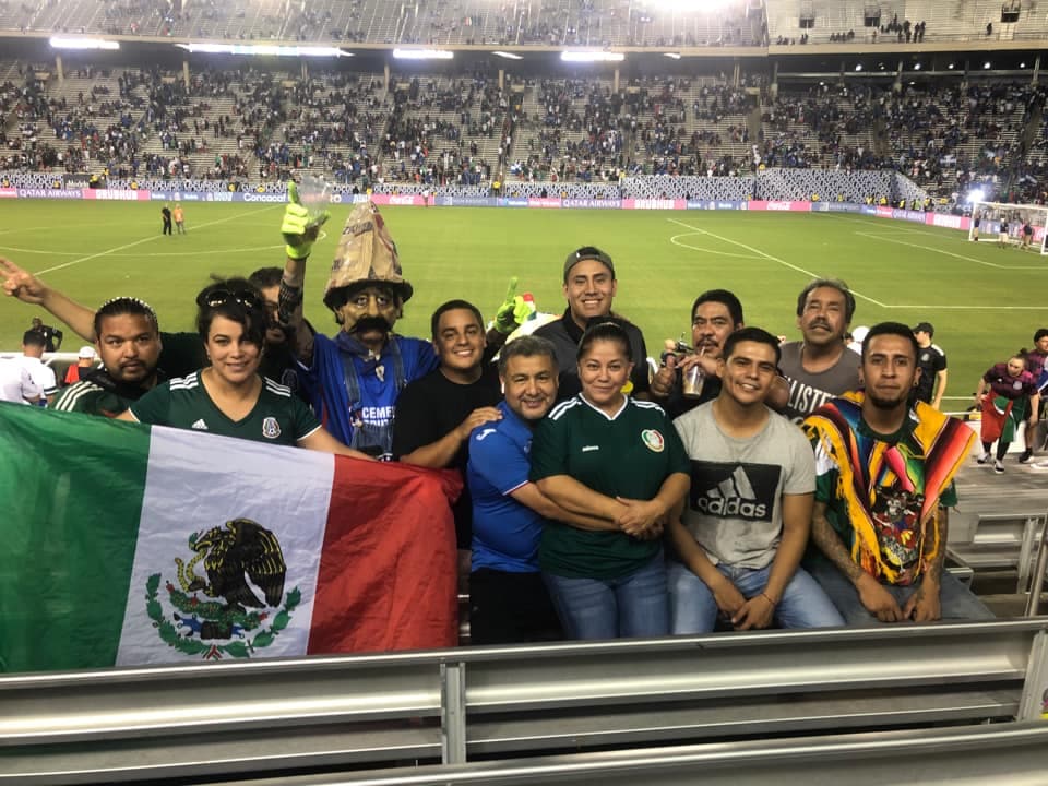 Mary Ramírez nos envió su foto en grupo.