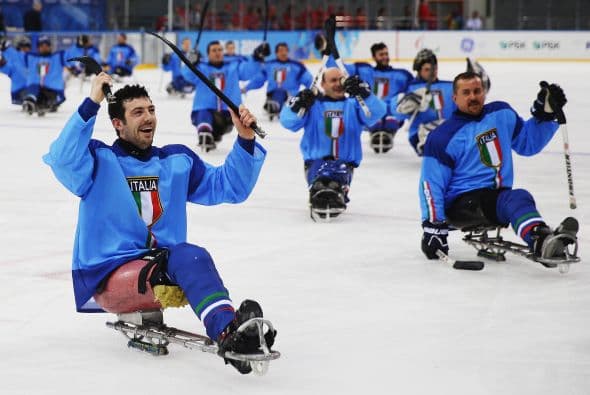 El equipo paralímpico italiano de hockey en Sochi 2014.
