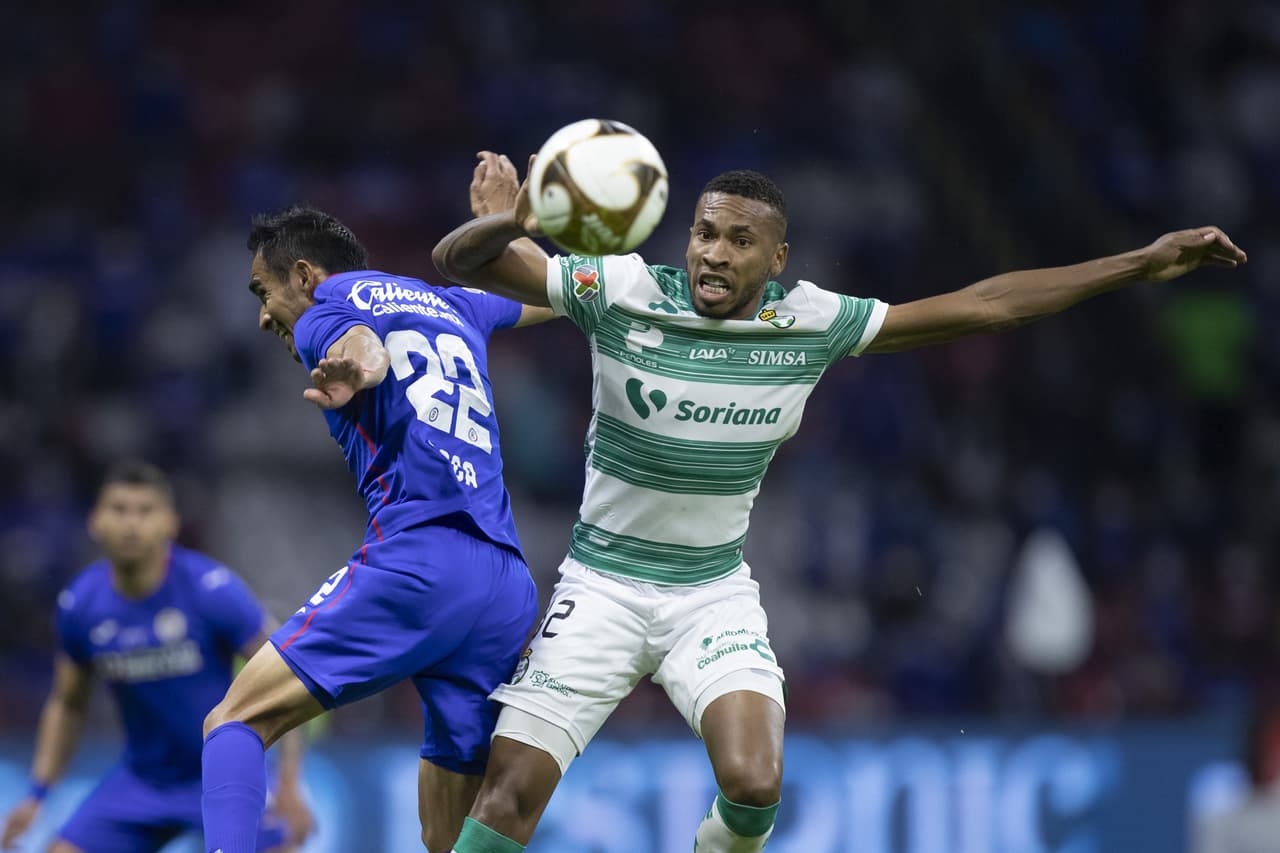 Santos pierde al delantero Ayrton Preciado ante Necaxa y Cruz Azul