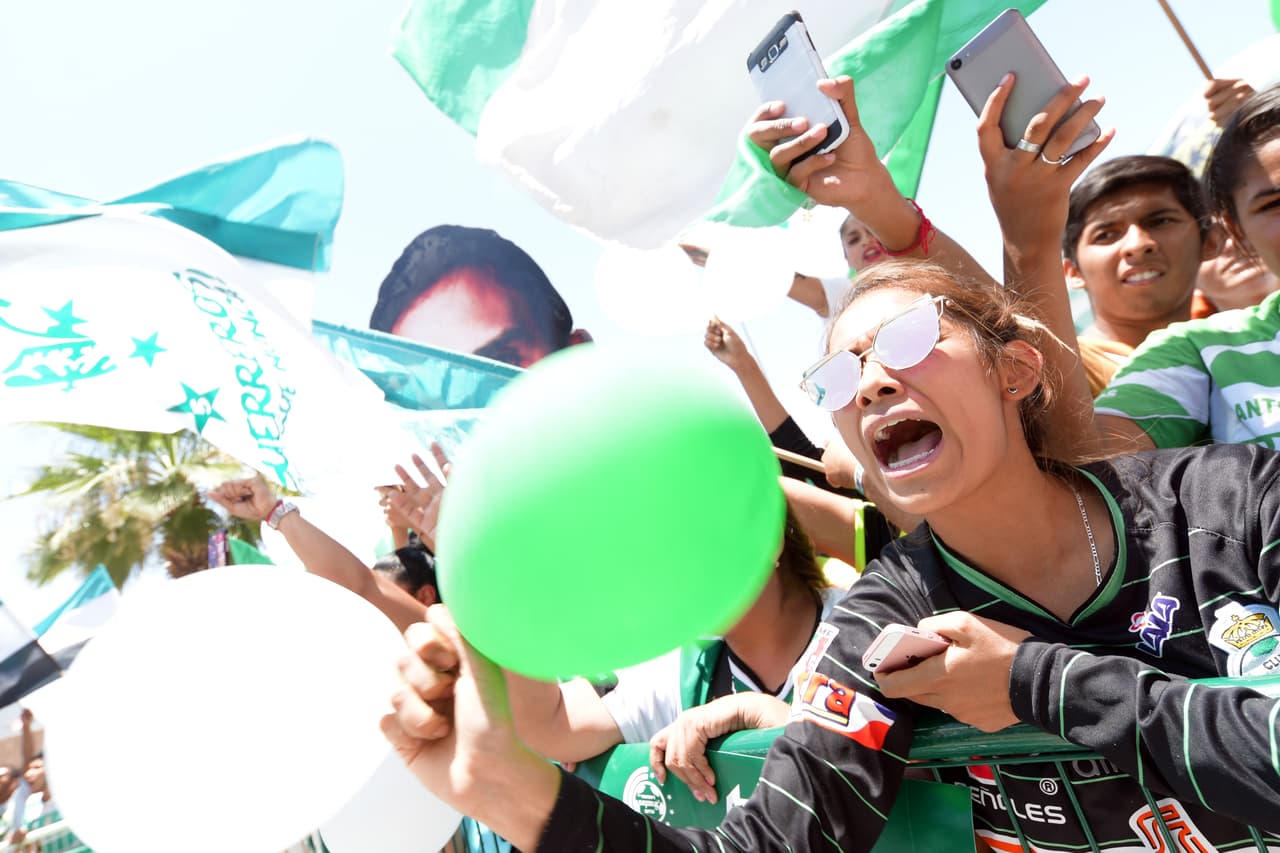 Los seguidores de Santos Laguna saben que en casa de Toluca la tensión será máxima y por eso su apoyo a los jugadores.