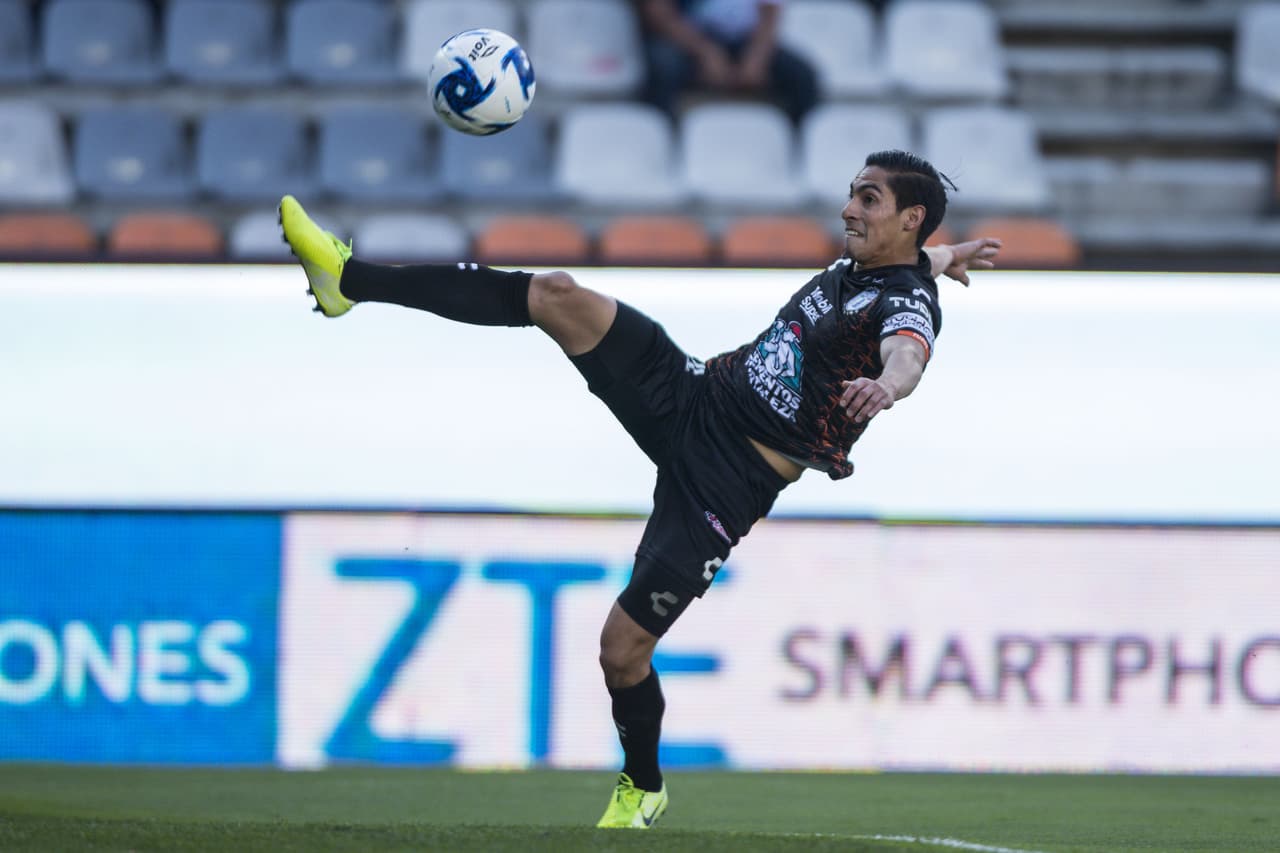 Con solitario gol desde los once pasos de Franco Jara, Pachuca gana y se queda con los tres puntos.