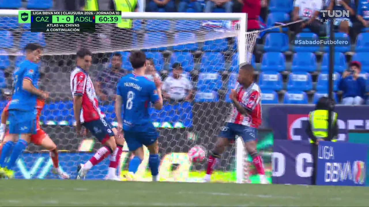 ¡TIRO ATAJADO! disparo por Agustín Palavecino.