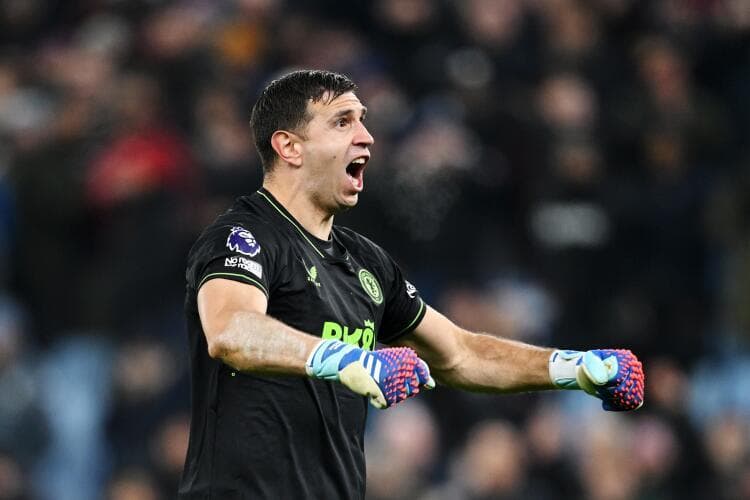 ‘Dibu’ Martínez renueva hasta 2029 con el Aston Villa