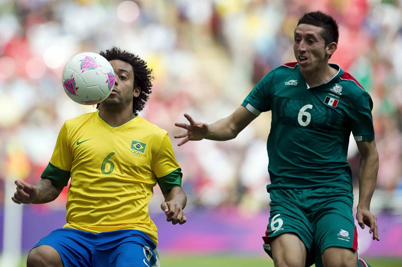 Algunos de esos protagonistas aún lo son en cada una de las selecciones, en un partido que marcó un hito para ambos países.