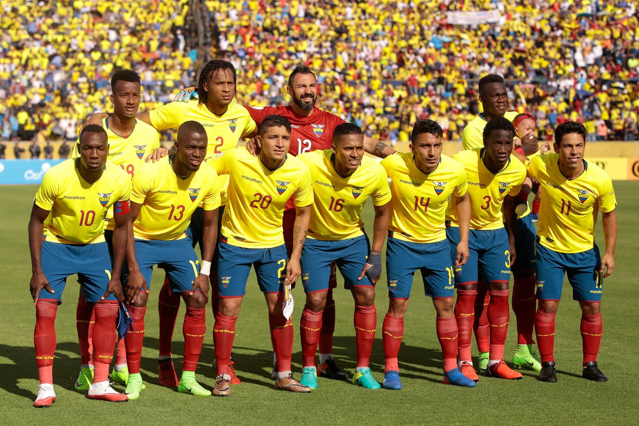 Por su parte, Ecuador saltó al campo con estos hombres: Dreer; Pineida, Caicedo, Mina, Ayoví; Oyola, Orejuela, A.Valencia, Mena, E.Valencia; Caicedo.