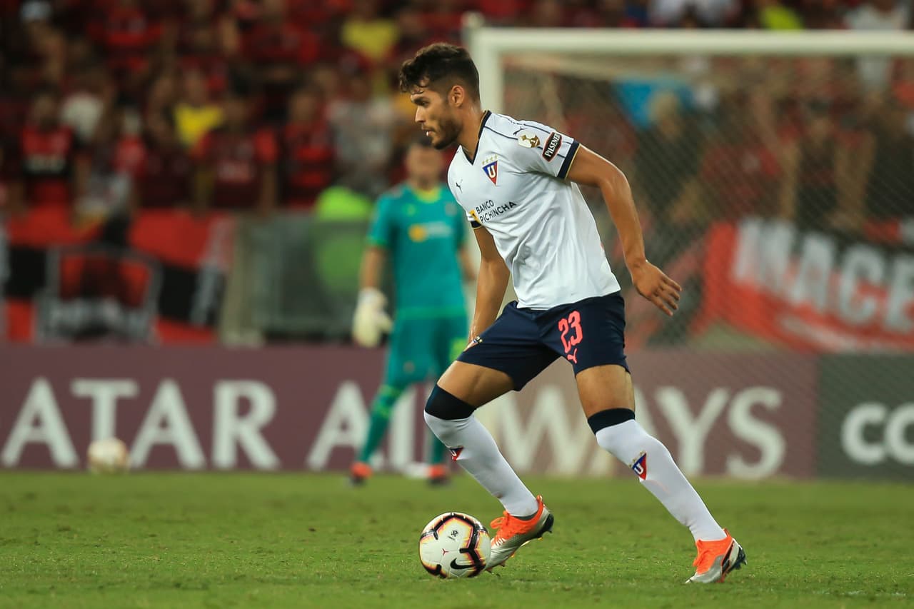 El defensa argentino finalmente fue anunciado como refuerzo felino.