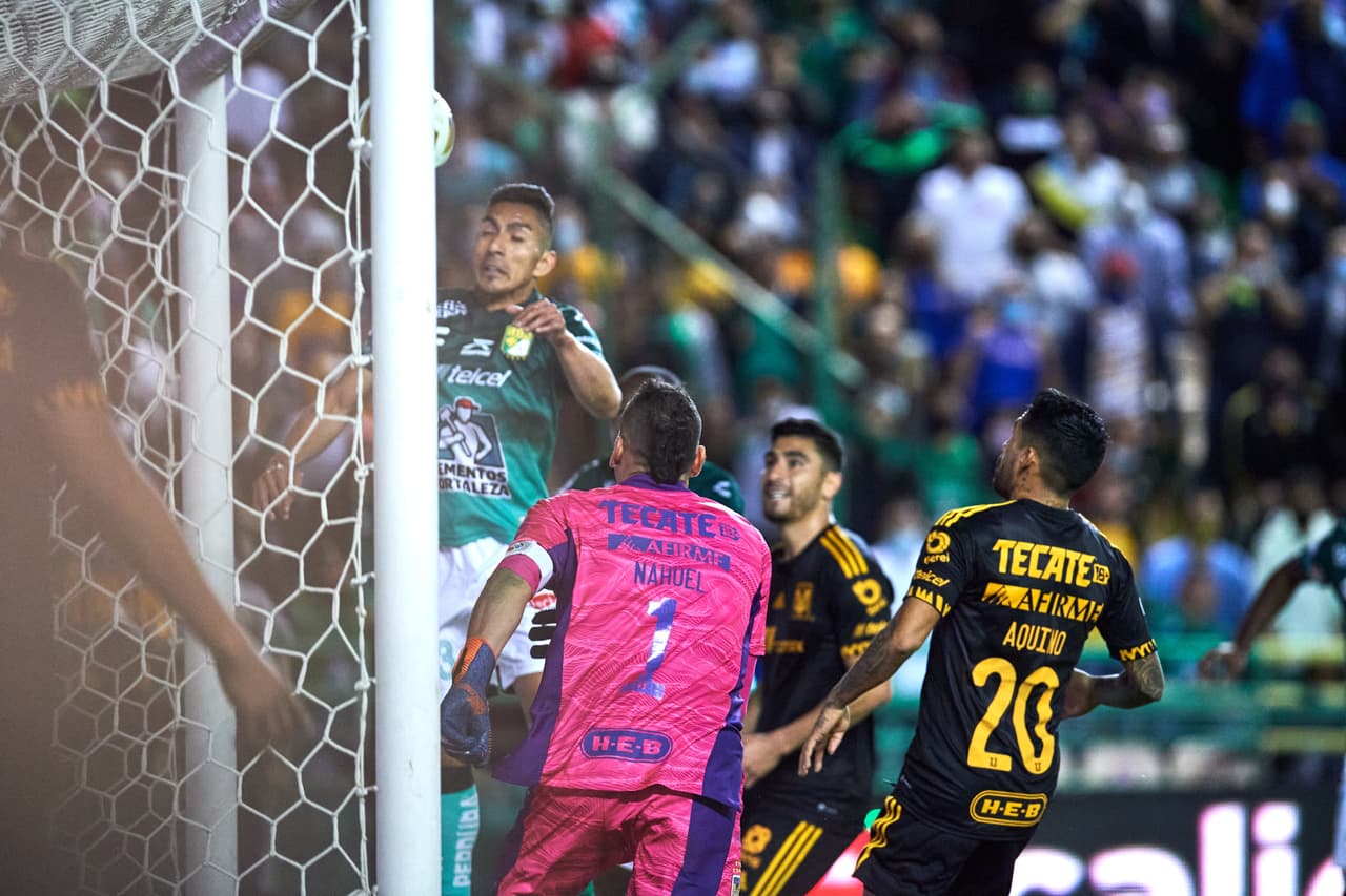 En la recta final, Mena encontró el doblete tras varios avisos de León para sellar el pase a la Final.