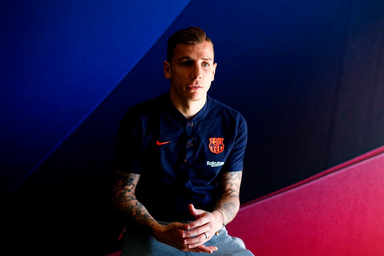 Del Barcelona también el que podría salir es el francés Lucas Digne, que si ya se sabe interesa a Juventus ahora también tiene la atención del Bayern Munich, que espera poder ficharlo.