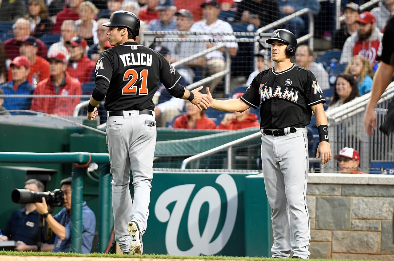 MIA 4 – 3 WSH: J. T. Realmuto anotó la carrera de la victoria. Se fue 2-3, con 2 anotadas y 2 producidas.