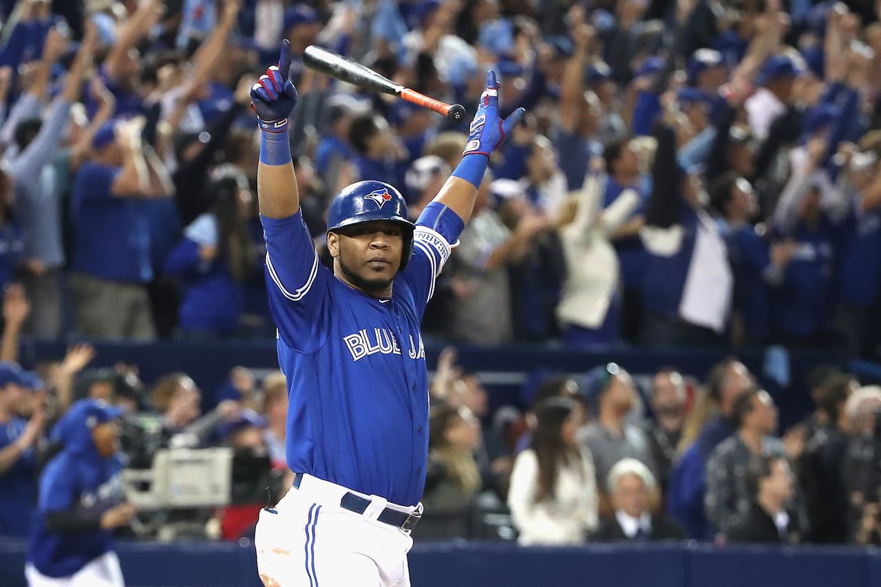 Así celebró Edwin Encarnación el batazo que le dio a los Toronto Blue Jays el paso a la postemporada en la Liga Americana.