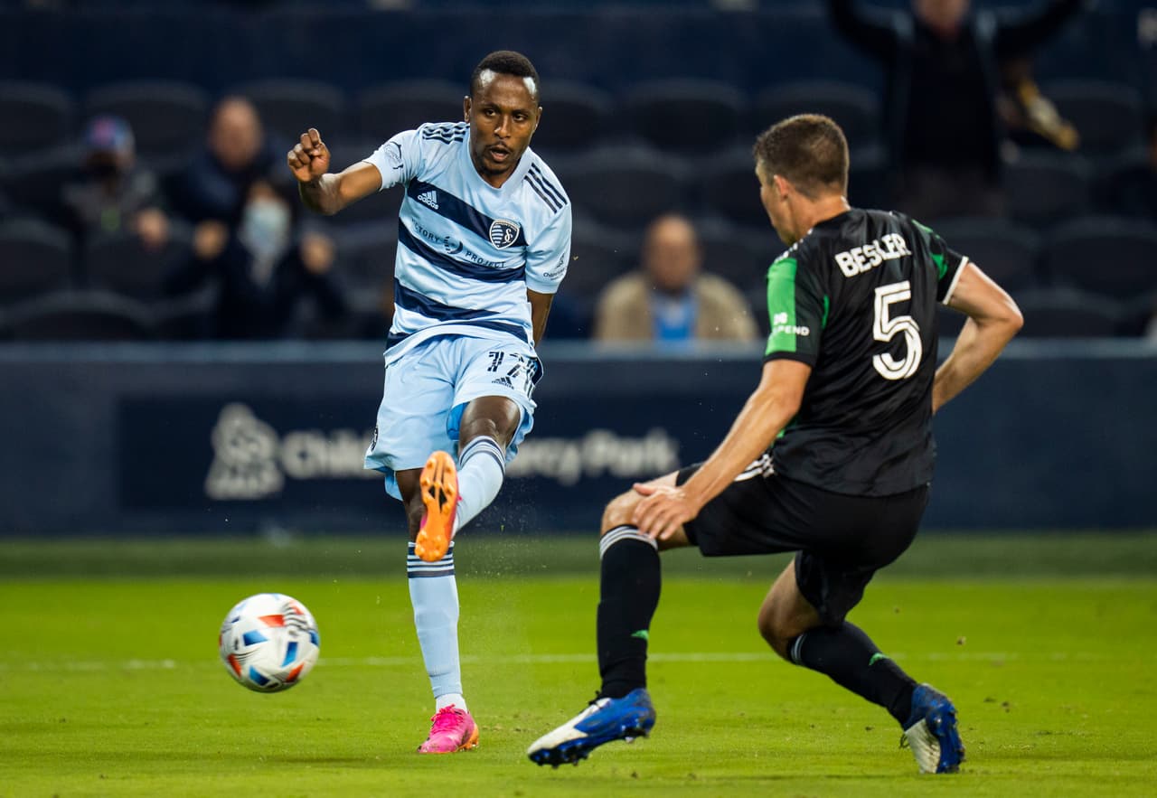 Y Gadi Kinda desató la locura al marcar en tiempo de descuento para dar el triunfo a Sporting Kansas City.