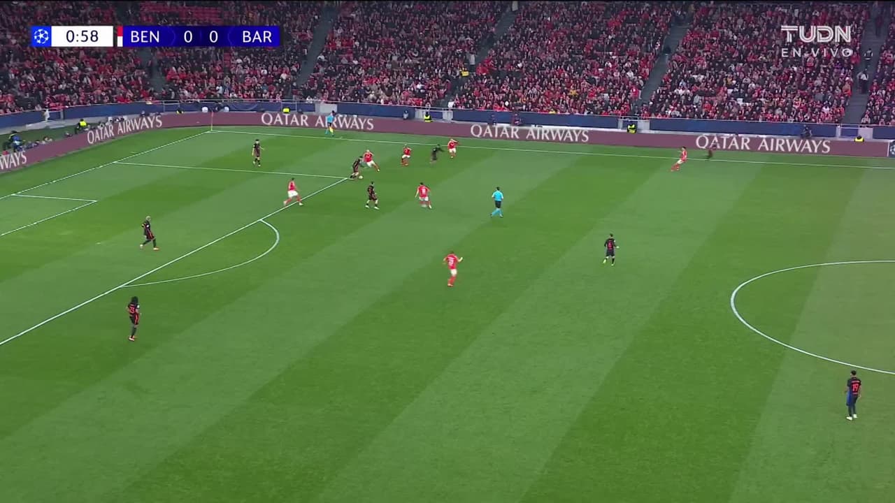 ¡TIRO ATAJADO! disparo por Lamine Yamal.