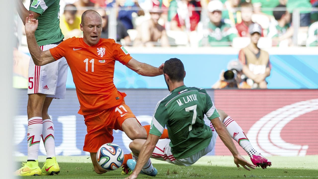 Layún explica lo sucedido en el penal sobre Robben en el pasado Mundial