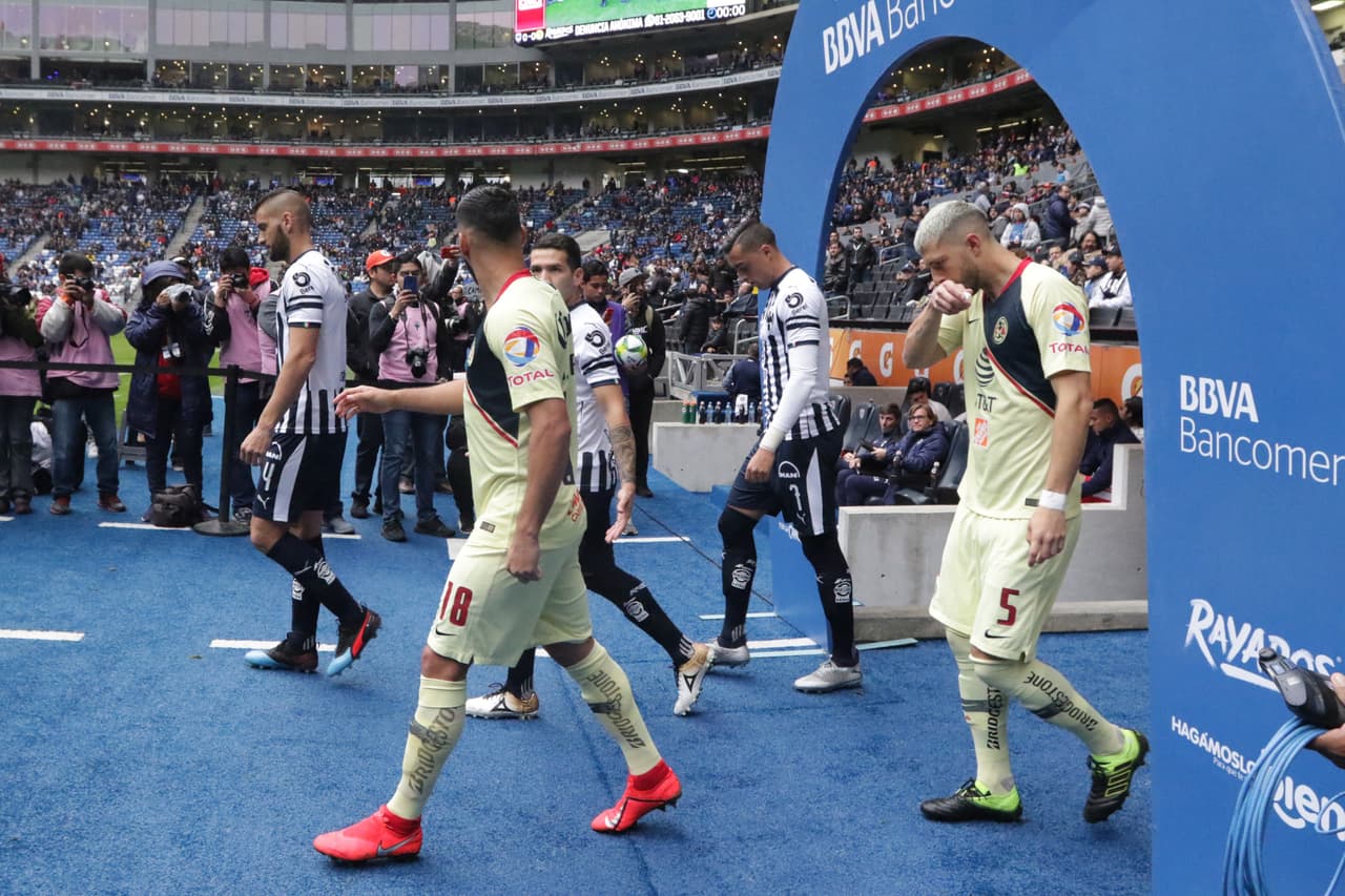 Con una muy buena asistencia de público se vivió en el Estadio Bancomer el partido entre Rayados y Águilas.