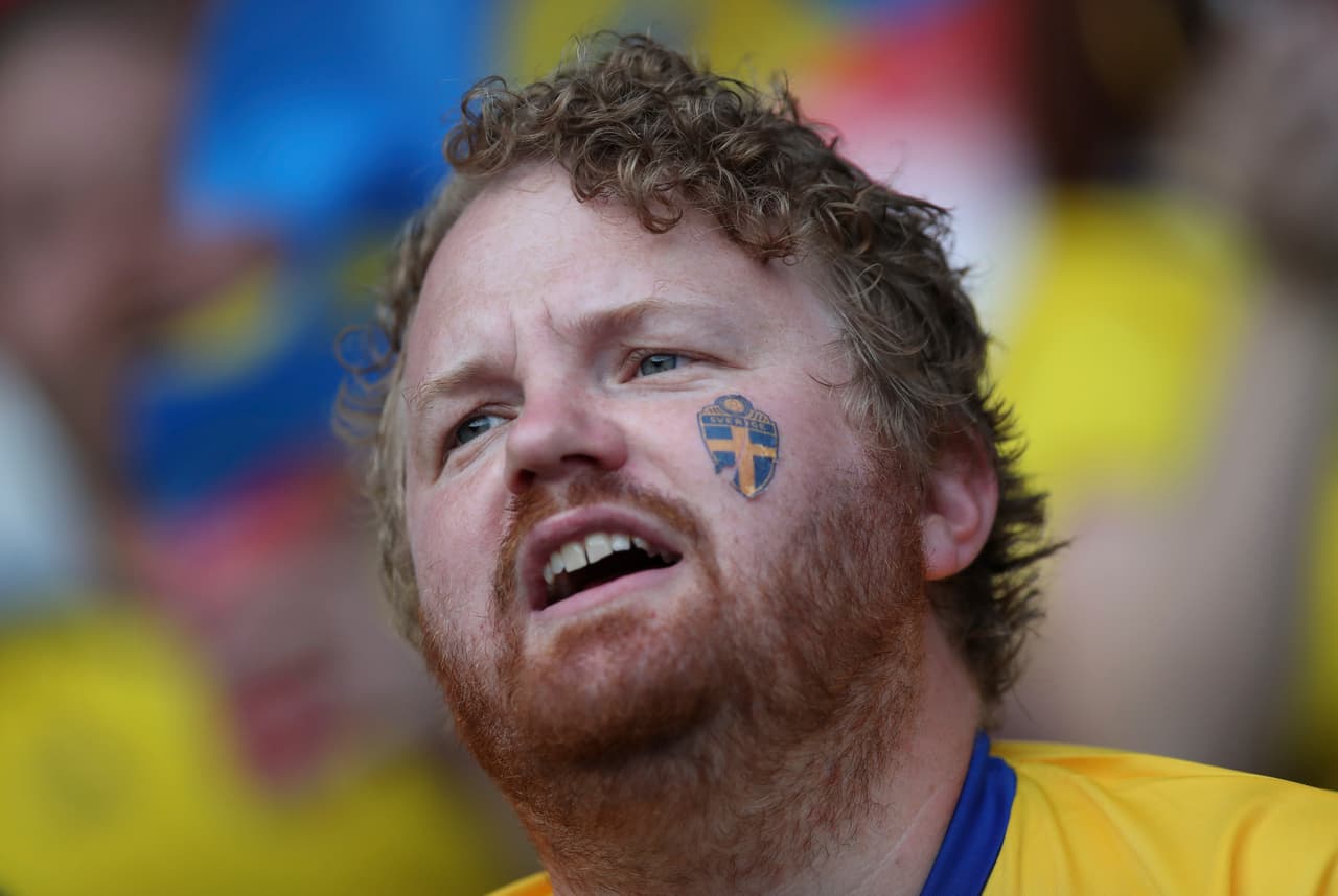Los fanáticos de Suecia son mayoría en el Parque de los Príncipes de París para el juego contra Canadá en los Octavos de Final del Mundial femenino.