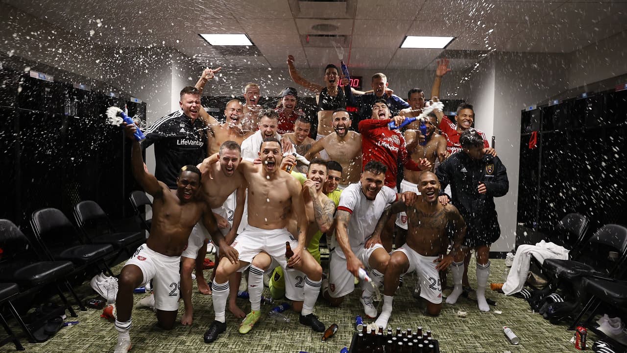 LA Galaxy pudo quedar fuera de Playoffs por un error del VAR