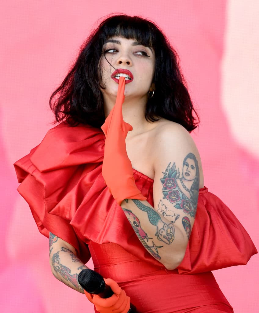 Mon Laferte cantará ‘Nothing Else Matters’.