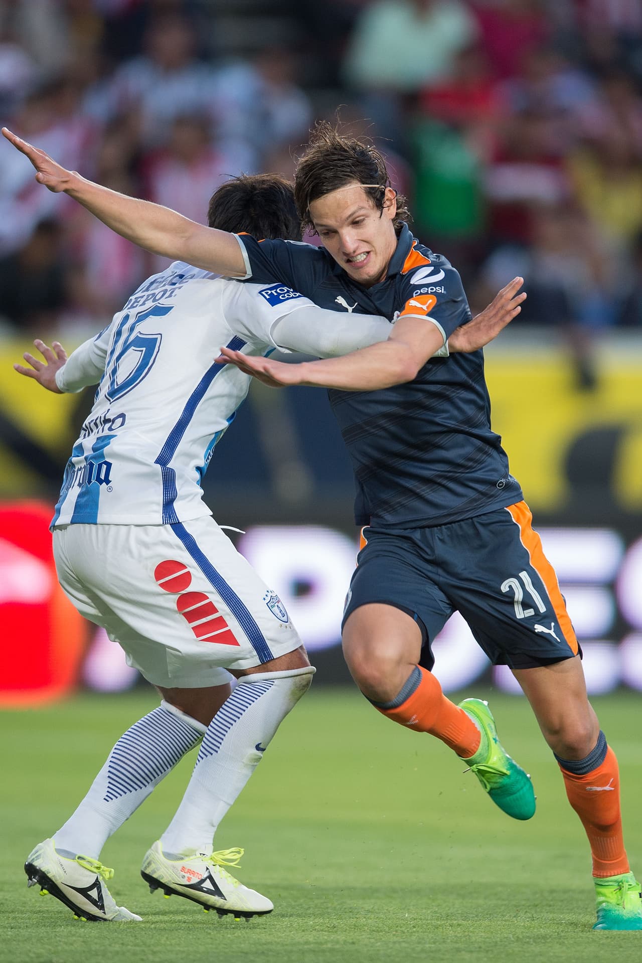 Pachuca y Chivas ofrecieron un gran espectáculo en el Estadio Hidalgo aunque el resultado final fue un empate sin goles.