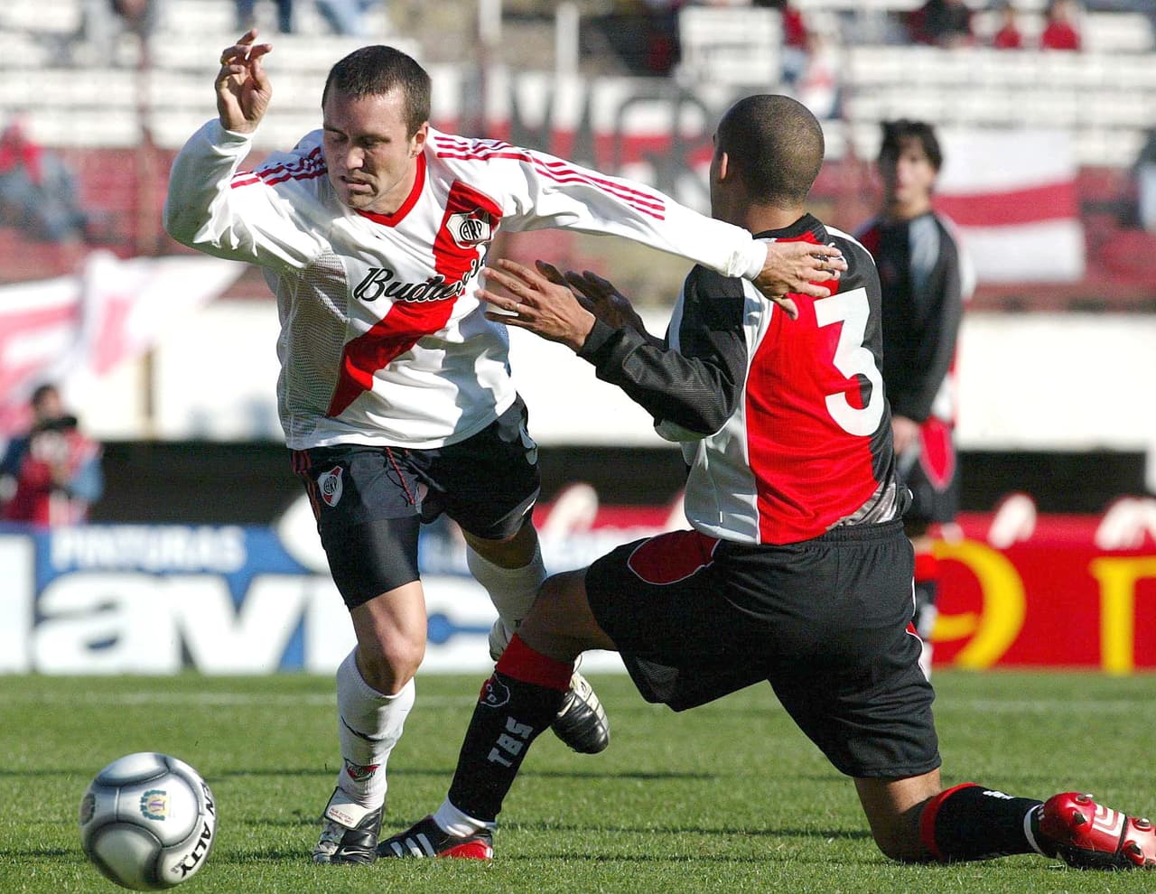 Coudet pudo haber jugado más tiempo en Europa (estuvo un año en el Celta de Vigo),
<a href="https://www.youtube.com/watch?v=eYGaZsL958E" target="_blank">ya que era gambetero e inventó y patentó la 'Rabona Voladora'</a>.
