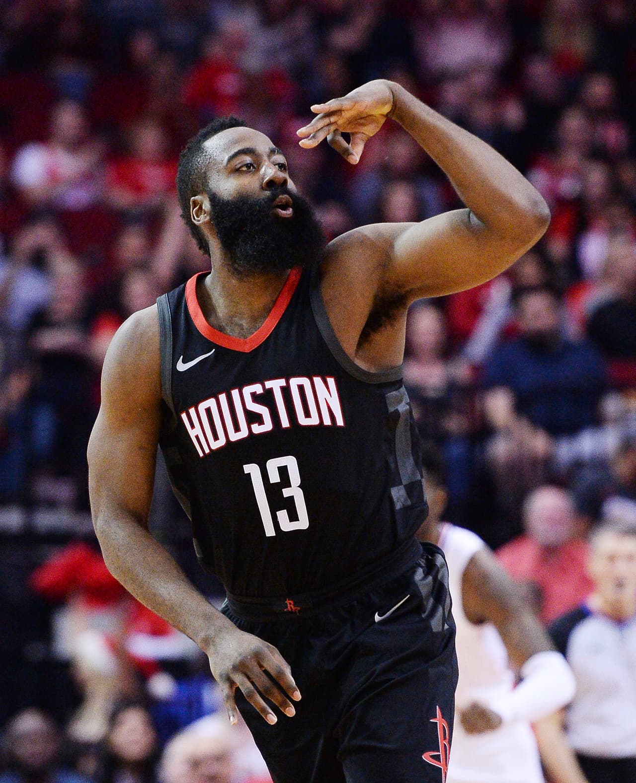 <b>8. James Harden </b>(Houston Rockets) - 28,299,399 millones de dólares.