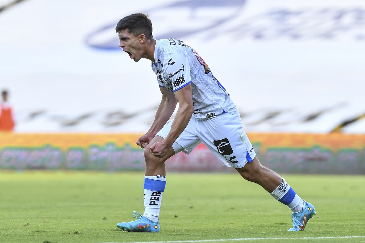 En el último suspiro del partido los Gallos Blancos rescataron el empate ante el Atlas.