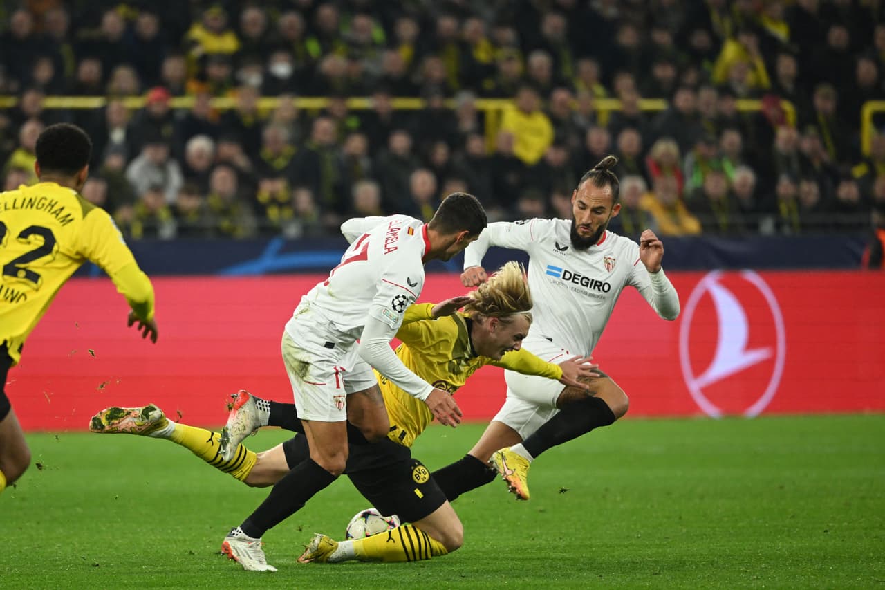 En la Champions League, Chelsea venció 0-2 al Milan, mientras que el Borussia Dortmund le empató 1-1 al Sevilla.