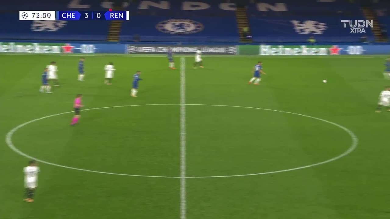 ¡TIRO ATAJADO! disparo por Olivier Giroud.