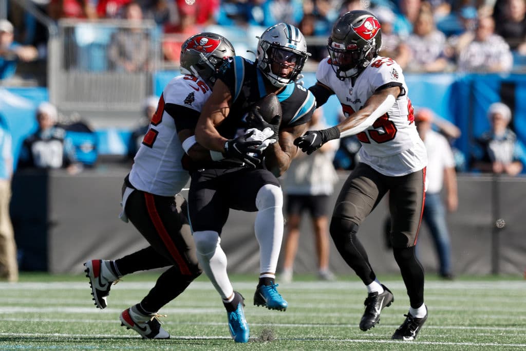 Lions cayó 16-20 en su visita a Atlanta, Buccaneers aplastan 32-6 a las Panthers, Ravens pierden en su visita 21-41 frente a Cincinnati, los Chargers tropiezan 29-41 sobre los Texans, Rams venecen 30.23 a los Vikings, Bills le pegan 33-21 Patriots, Jaguars caen 21-26 en su visita a los Jets, Las Eagles le pegan 10-34 frente a las Eagles, los Bears remaontan 25-24 a los Seahawks, Chiefs aplastan 10-36 a los Chiefs y os Broncos caen 13-17 en su visita a los Raiders.