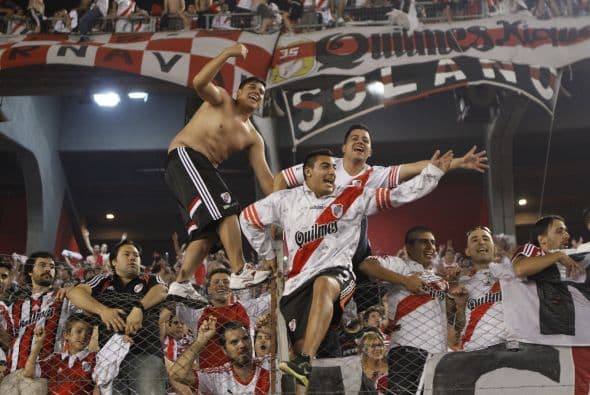 Argentina pasó del sexto al séptimo puesto, pero fue más por méritos de otros que por deméritos de los aficionados argentinos, que siguieron con buena asistencia.