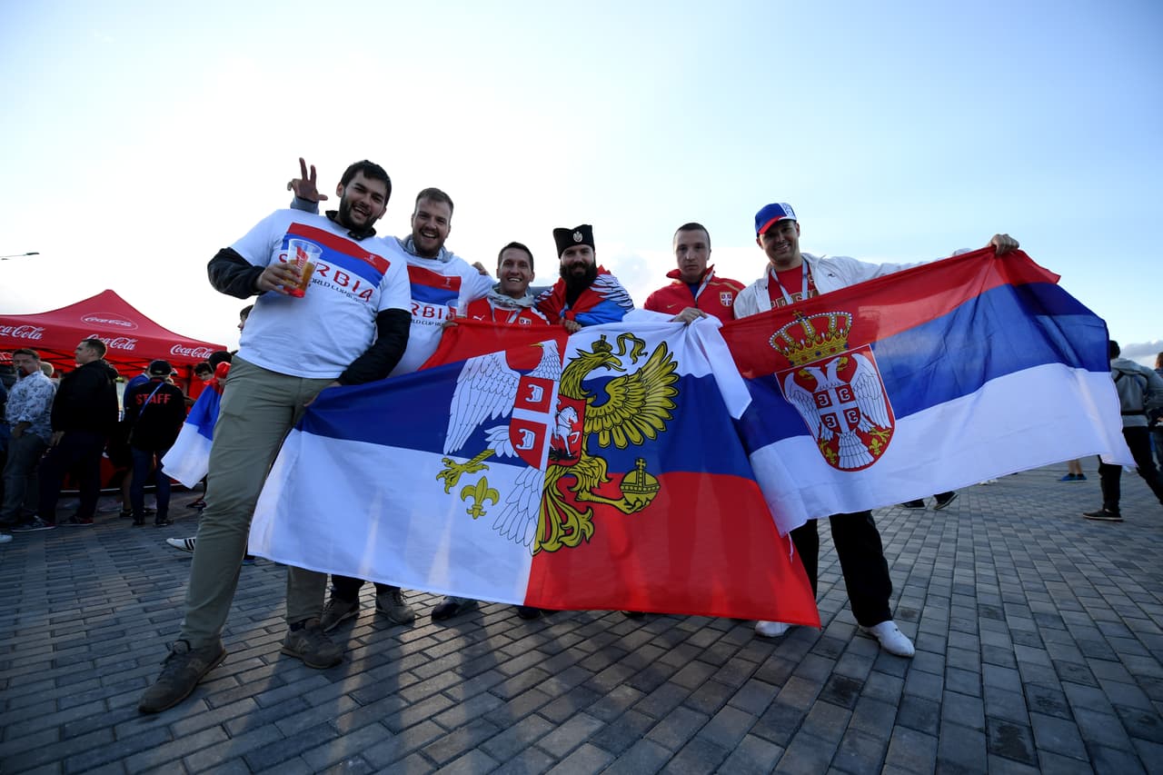 La fiesta de los fanáticos de Suiza y Serbia mostró la emoción que ambos países sienten en su segundo partido por el grupo E en el Mundial de Rusia 2018.