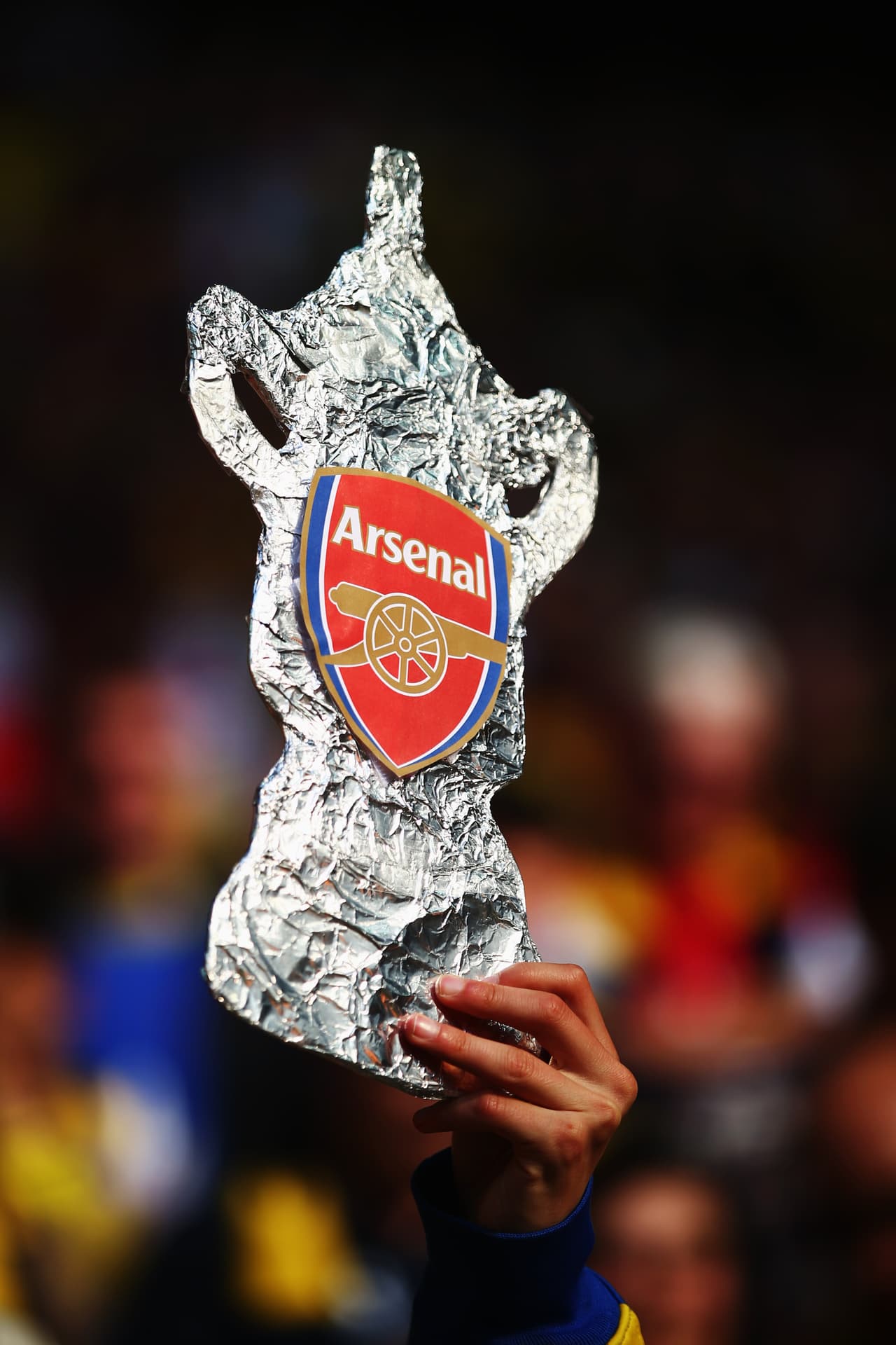 Los Gunners destrozaron al Aston Villa para alzar la Copa de Inglaterra.